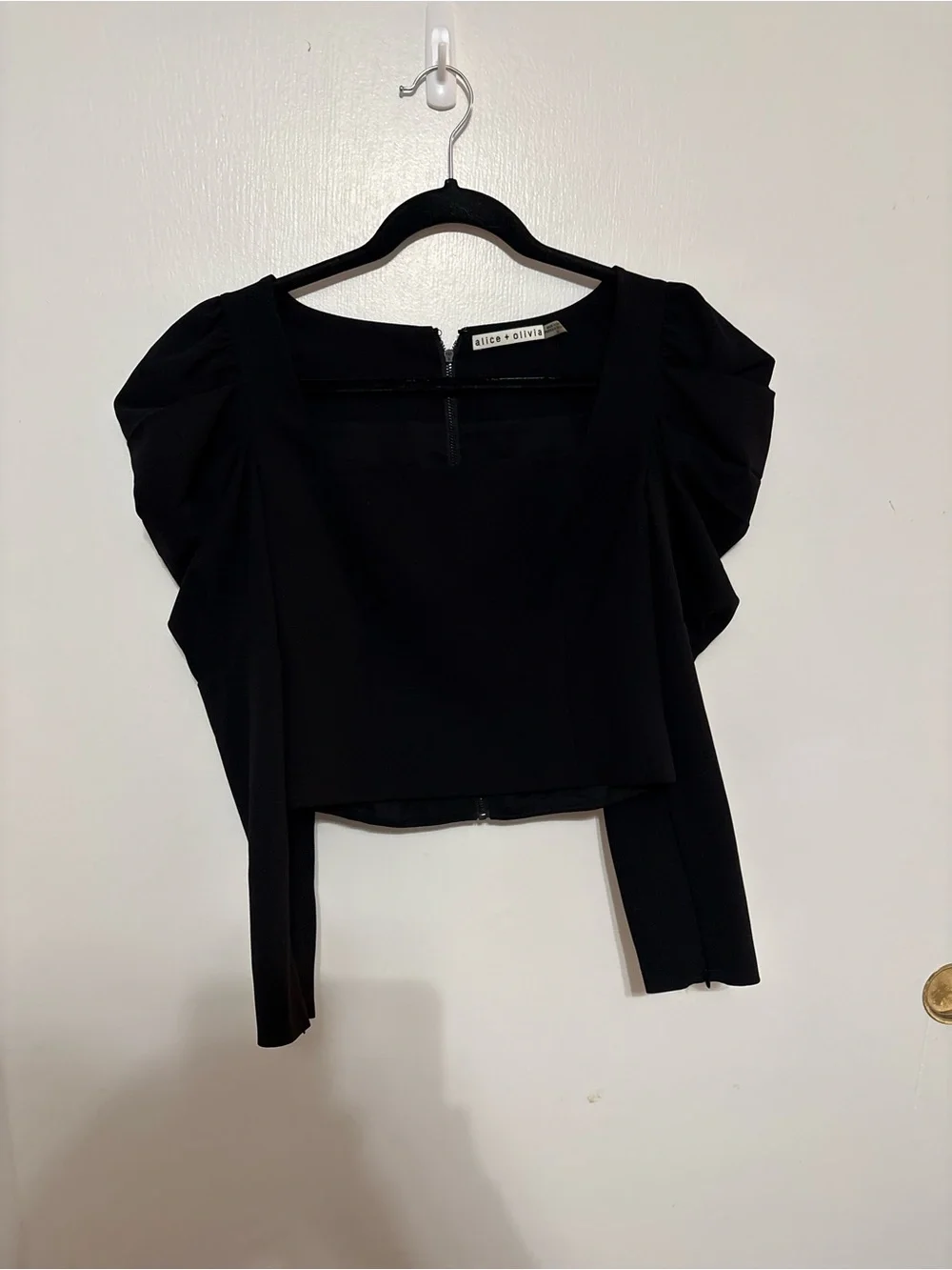 Alice + Olivia Rach Puff Sleeve Black Structured Neckline Top size 4